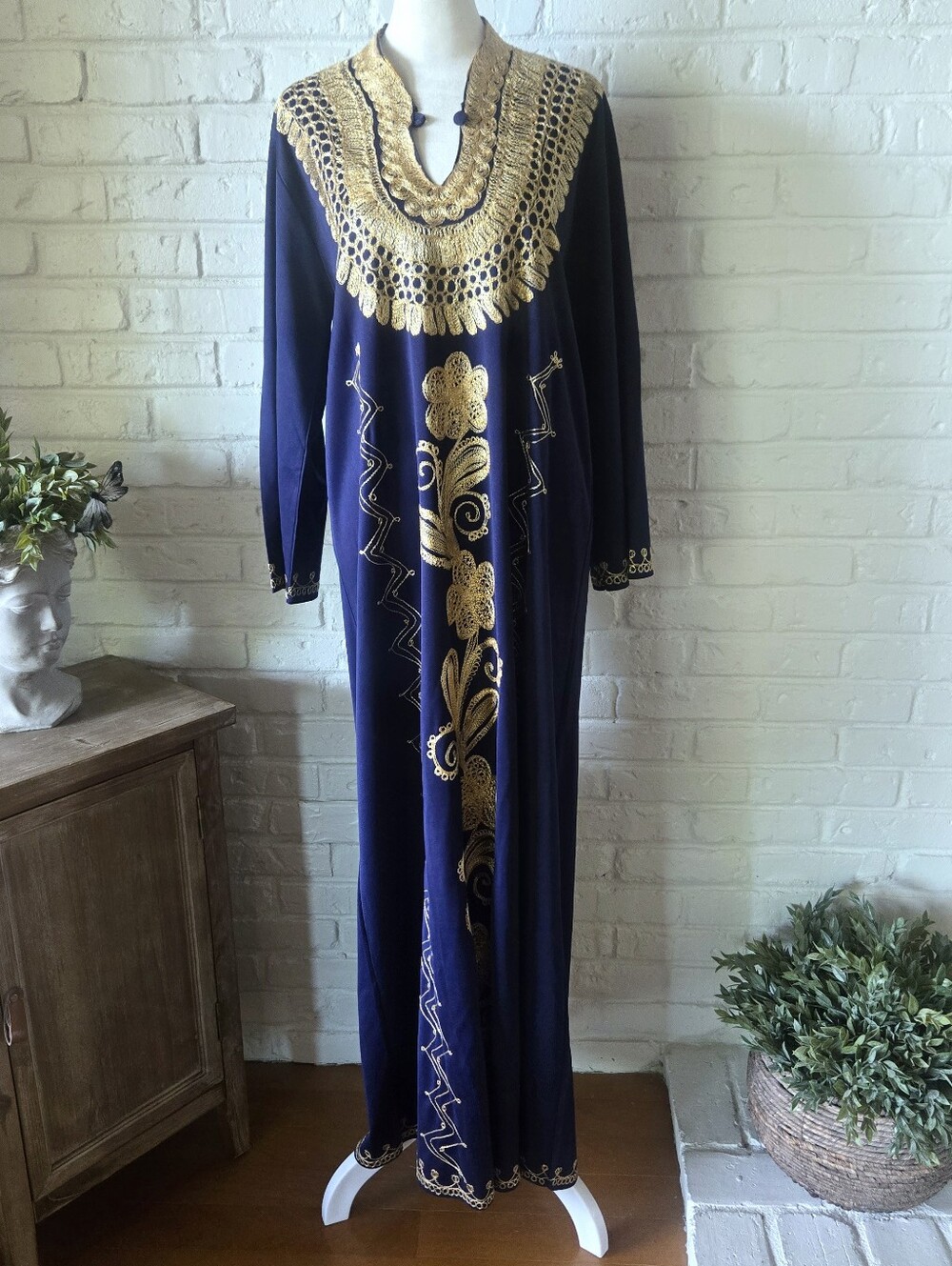 Vtg Embroided Moroccan Caftan, Maxi Dress, Navy & Gold, Travel, Party, One Size - Picture 2 of 11